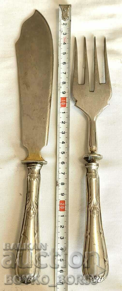 Μεγάλα μαχαιροπήρουνα σερβιρίσματος παλαιών γαλλικών αριστοκρατικών με τιμή 145.00 BGN | € 74.14 Μεγάλα μαχαιροπήρουνα σερβιρίσματος παλαιών γαλλικών αριστοκρατικών με τιμή 145.00 BGN | € 74.14