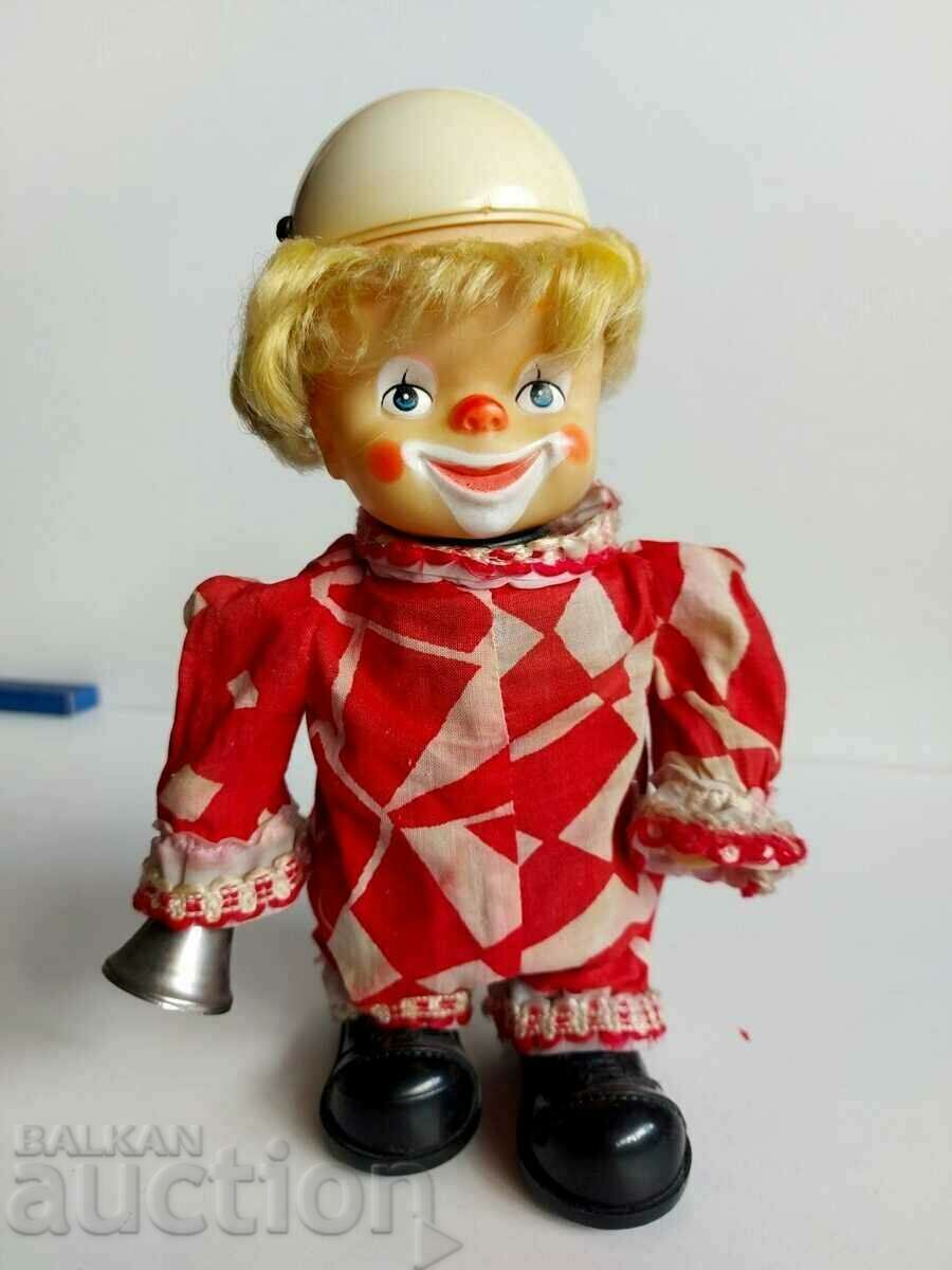 . SOCIAL KIDS TOY CLOWN I DON'T KNOW IF IT WORKS