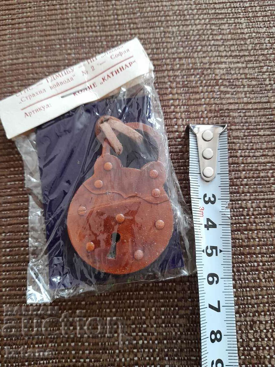 Auction Old Necklace Padlock Auction Old Necklace Padlock