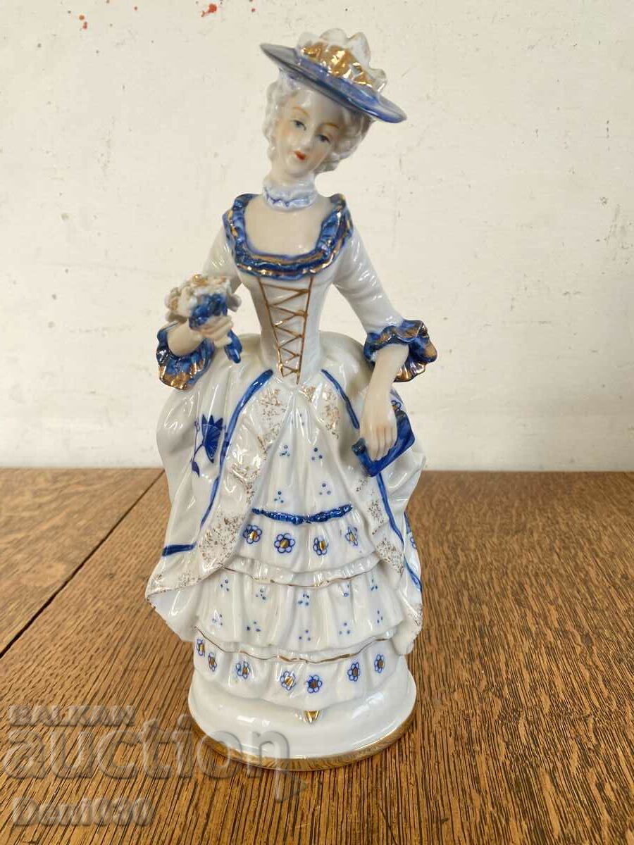 A beautiful porcelain figure