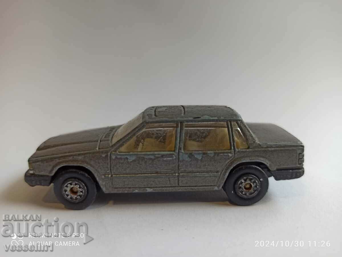 Old metal car volvo 760 gle model old 1/64 with price 12.00 BGN | € 6.14