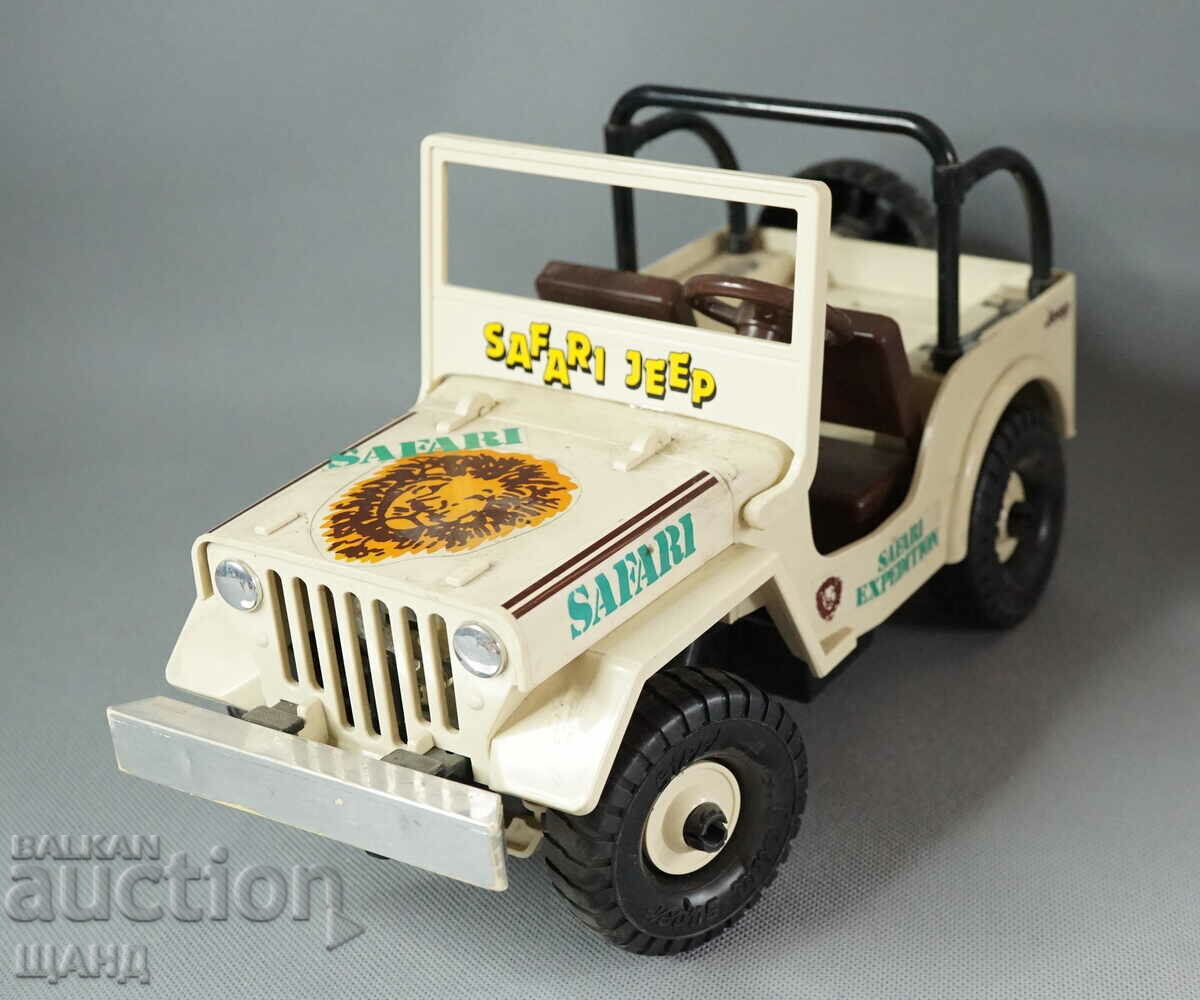 Old Japanese Plastic Toy Model Jeep Safari