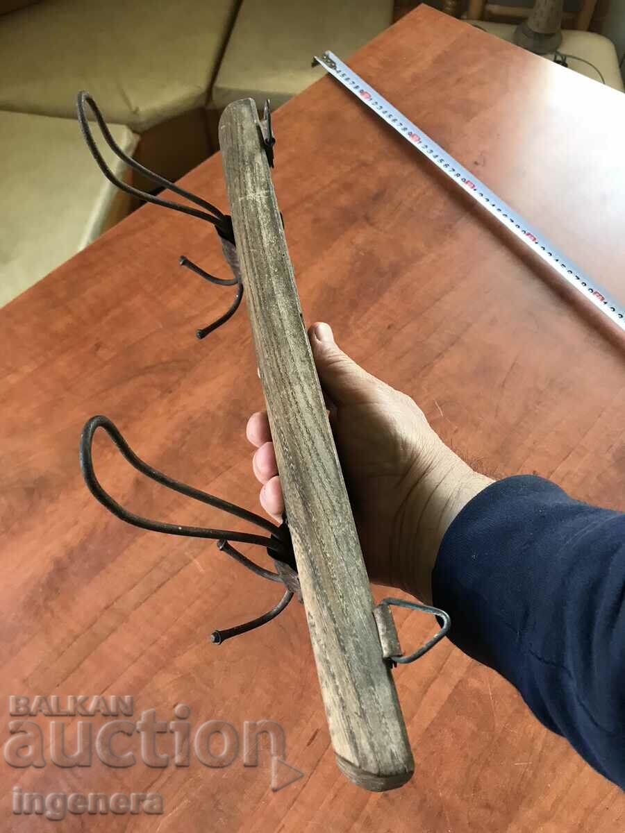 HANGER HANGER WOOD ANTIQUE - 6 HANGER HANGER WOOD ANTIQUE - 6