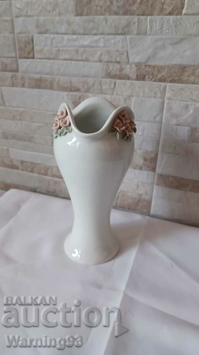 Auction Porcelain vase - Zavod Kitka - 21 cm Auction Porcelain vase - Zavod Kitka - 21 cm