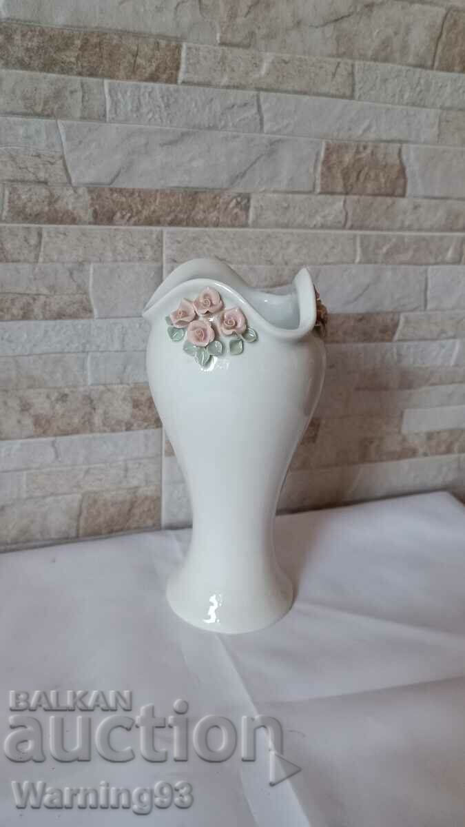 Delivery of Porcelain vase - Zavod Kitka - 21 cm Delivery of Porcelain vase - Zavod Kitka - 21 cm