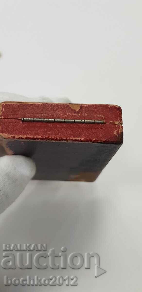 Rare Royal Order of St. Alexander V Class Box with Swords - 5 Rare Royal Order of St. Alexander V Class Box with Swords - 5