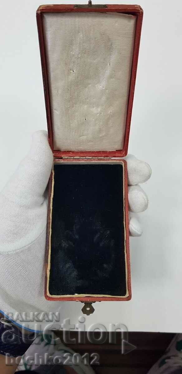 Rare Royal Order of St. Alexander V Class Box with Swords - 6 Rare Royal Order of St. Alexander V Class Box with Swords - 6