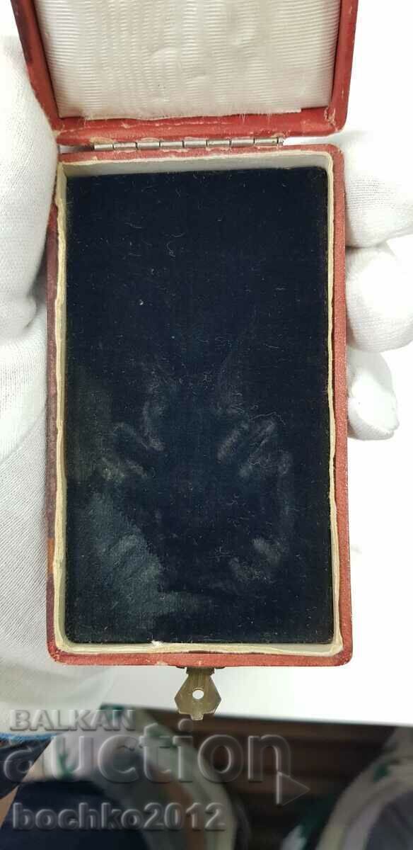 Rare Royal Order of St. Alexander V Class Box with Swords - 7 Rare Royal Order of St. Alexander V Class Box with Swords - 7