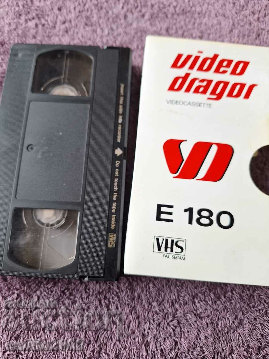 Βιντεοκασέτα Birdcage, By the hair με τιμή 4.00 BGN | € 2.05 Βιντεοκασέτα Birdcage, By the hair με τιμή 4.00 BGN | € 2.05