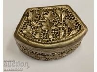 BEAUTIFUL ANTIQUE SMALL METAL OPENLET BOX