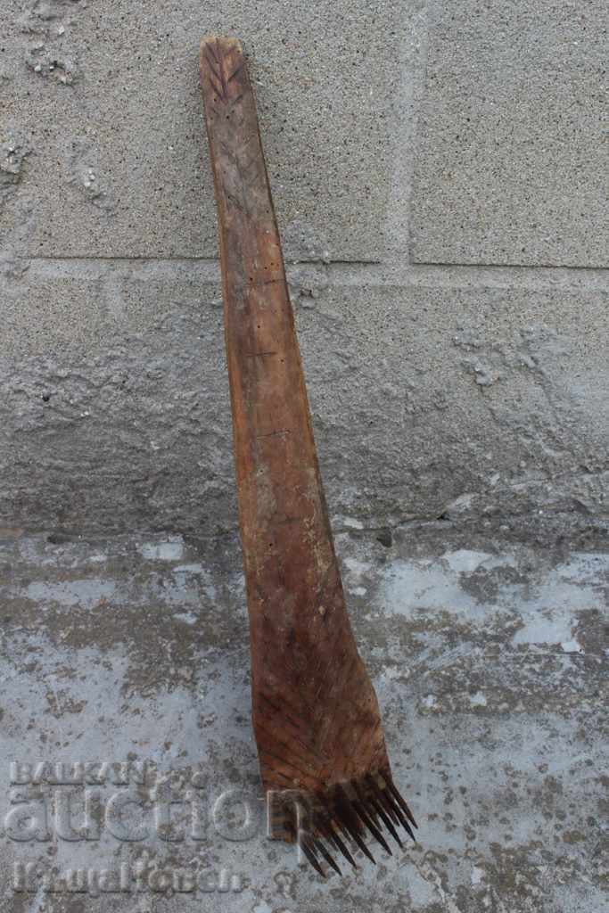 Delivery of . OLD RARE DARRAC WOOL YARN PICK FORGED NAILS Delivery of . OLD RARE DARRAC WOOL YARN PICK FORGED NAILS