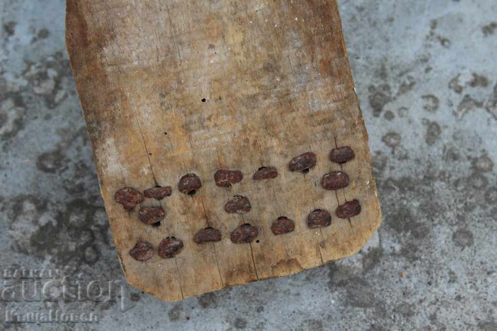 . OLD RARE DARRAC WOOL YARN PICK FORGED NAILS - 6 . OLD RARE DARRAC WOOL YARN PICK FORGED NAILS - 6