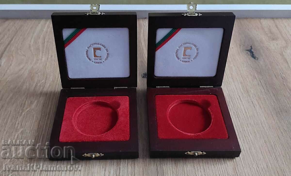 Auction  Wooden boxes 2 pieces for collectors