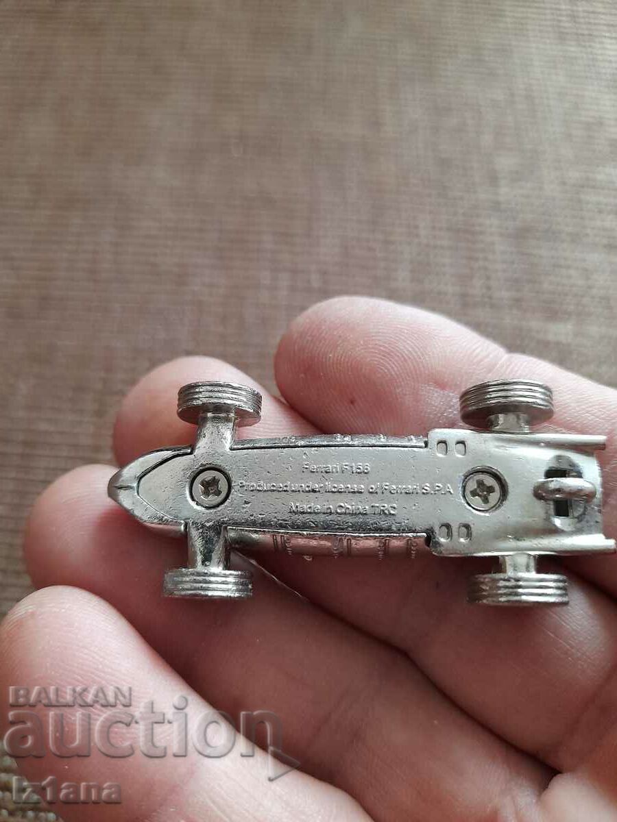 Delivery of Vintage Ferrari F156 key ring Delivery of Vintage Ferrari F156 key ring