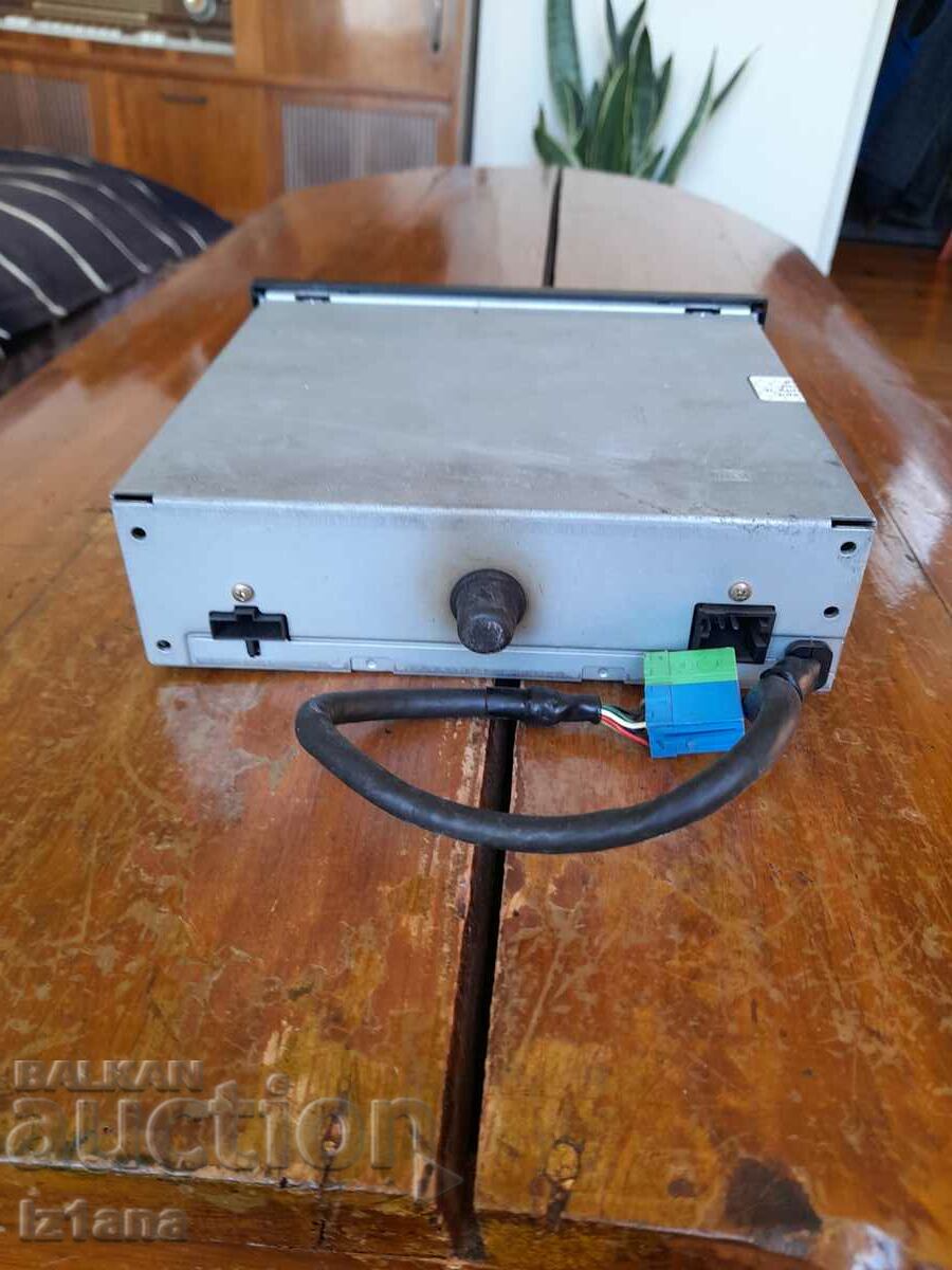 Delivery of Old Volkswagen CD Player Delivery of Old Volkswagen CD Player