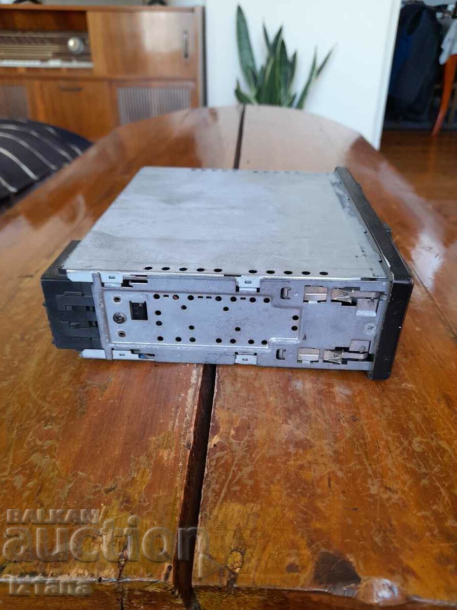 Авто радио касетофон Blaupunkt с цена 32.00 лв. | € 16.36 Авто радио касетофон Blaupunkt с цена 32.00 лв. | € 16.36