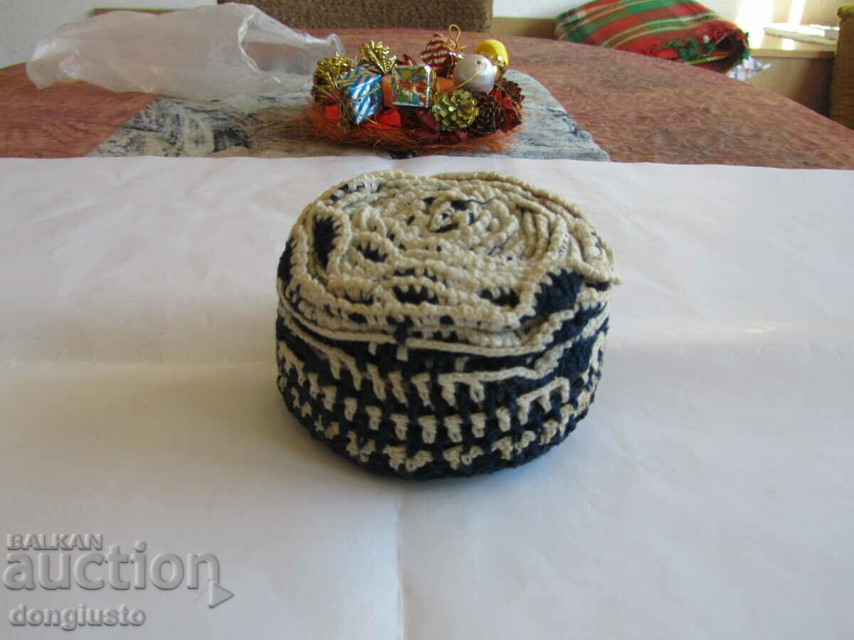 Auction  Knitted decoration for tablecloth or other - 4.5 meters