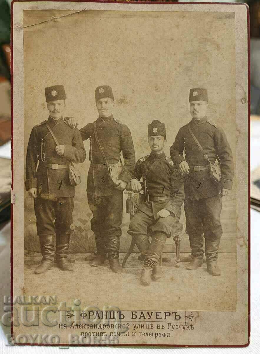 Български Военни с Униформи модел 1885 г Студийна Фотография