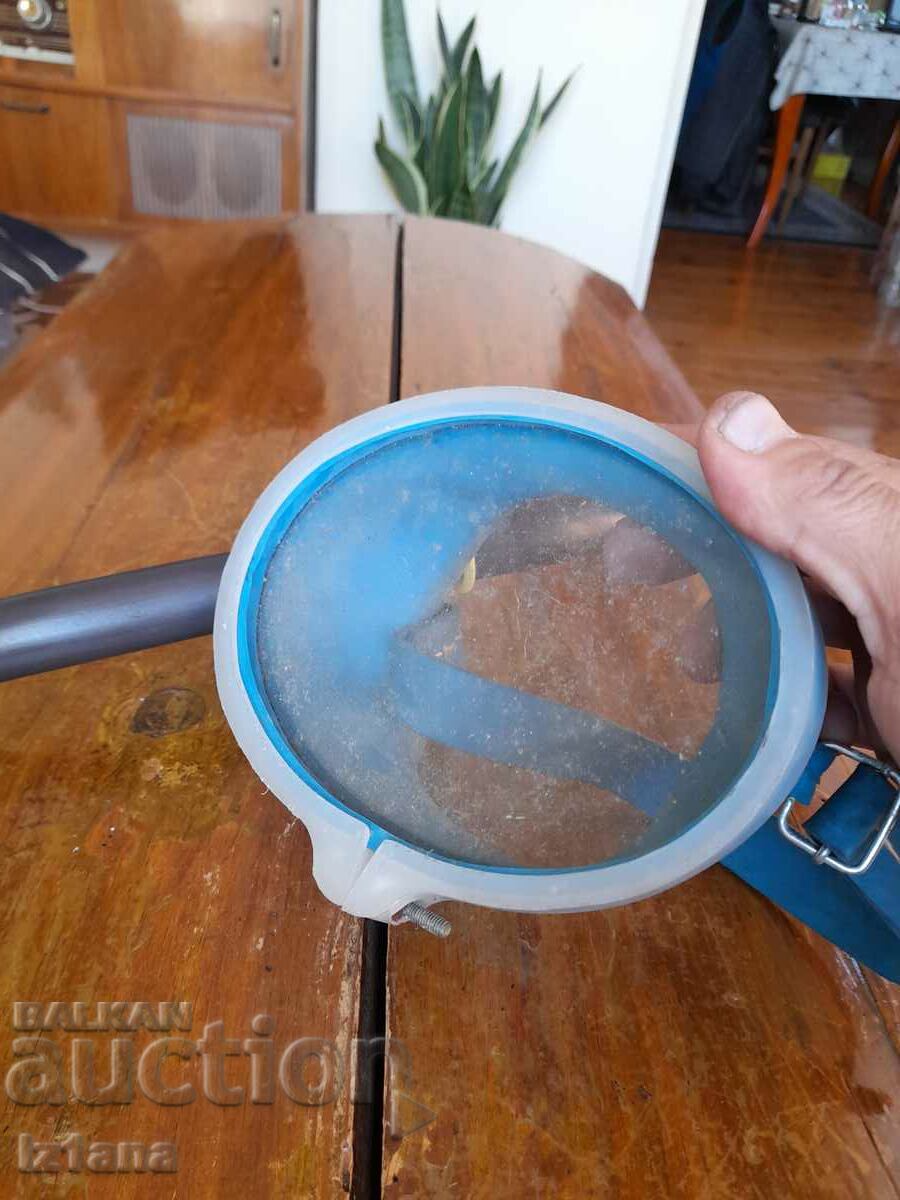 Old snorkel and swimming goggles, diving mask with price 47.00 BGN | € 24.03 Old snorkel and swimming goggles, diving mask with price 47.00 BGN | € 24.03