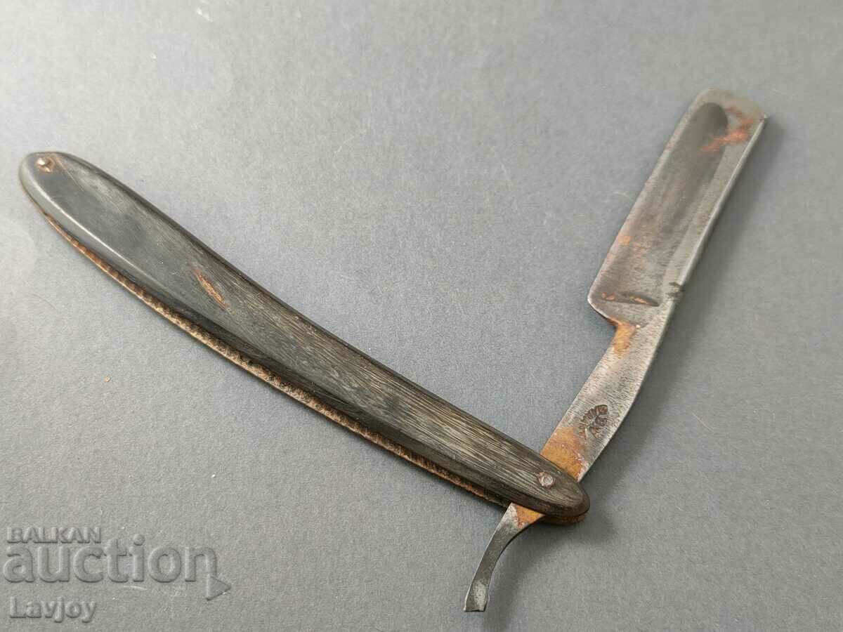 Delivery of German old razor Delivery of German old razor