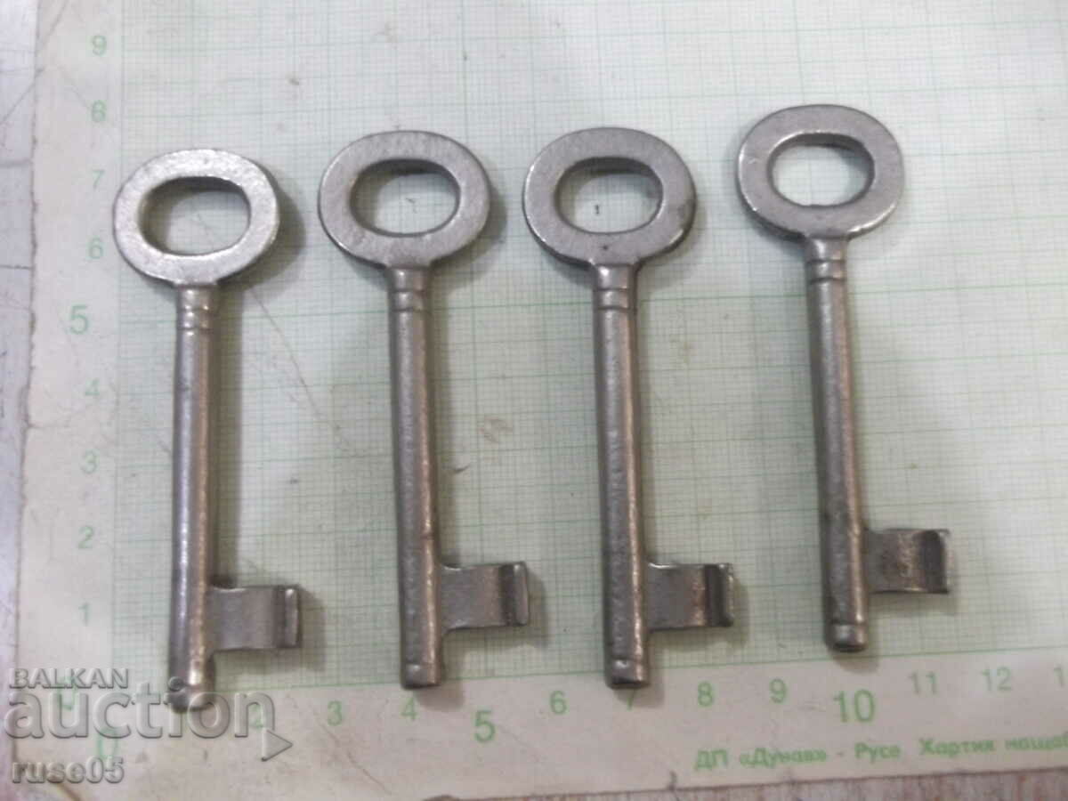 Delivery of Lot of 4 pcs. lock key - 1