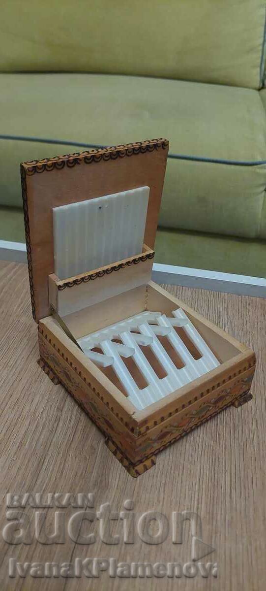Pyrographed wooden box for cigarettes for collectors with price 20.00 BGN | € 10.23 Pyrographed wooden box for cigarettes for collectors with price 20.00 BGN | € 10.23