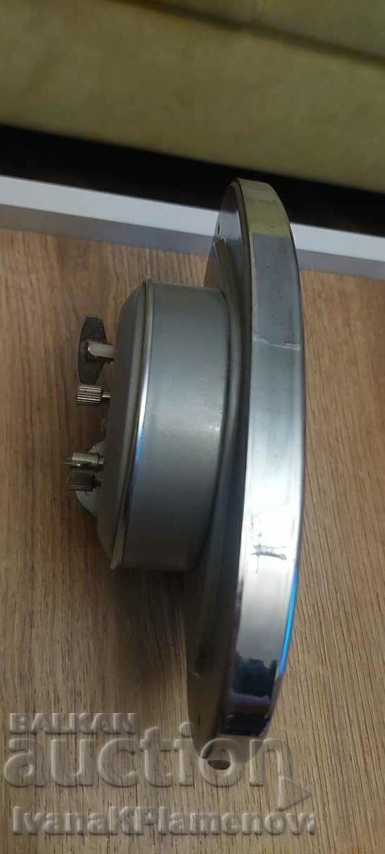 Δημοπρασία Το μηχανικό ρολόι λειτουργεί