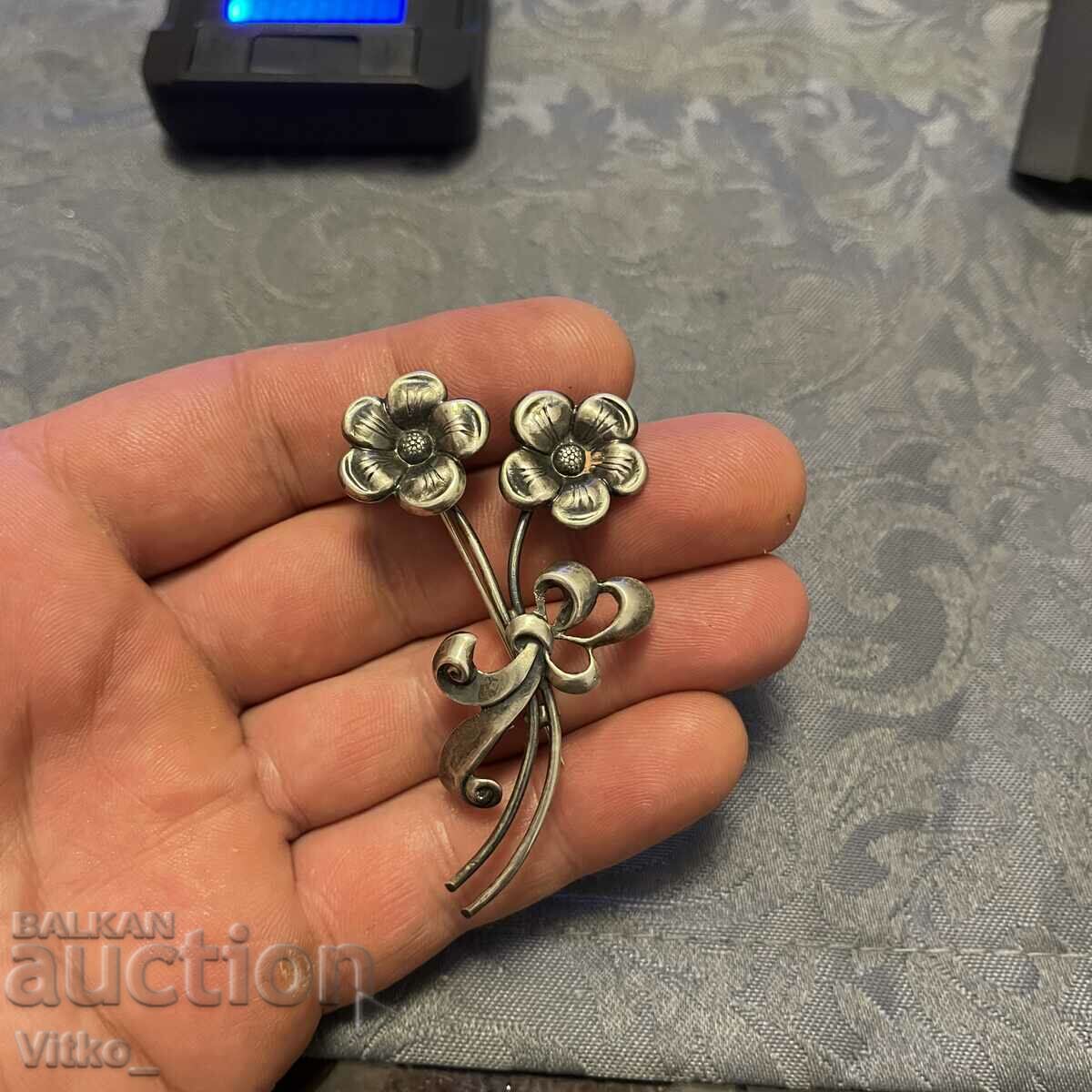 Silver brooch, silver flower, markings