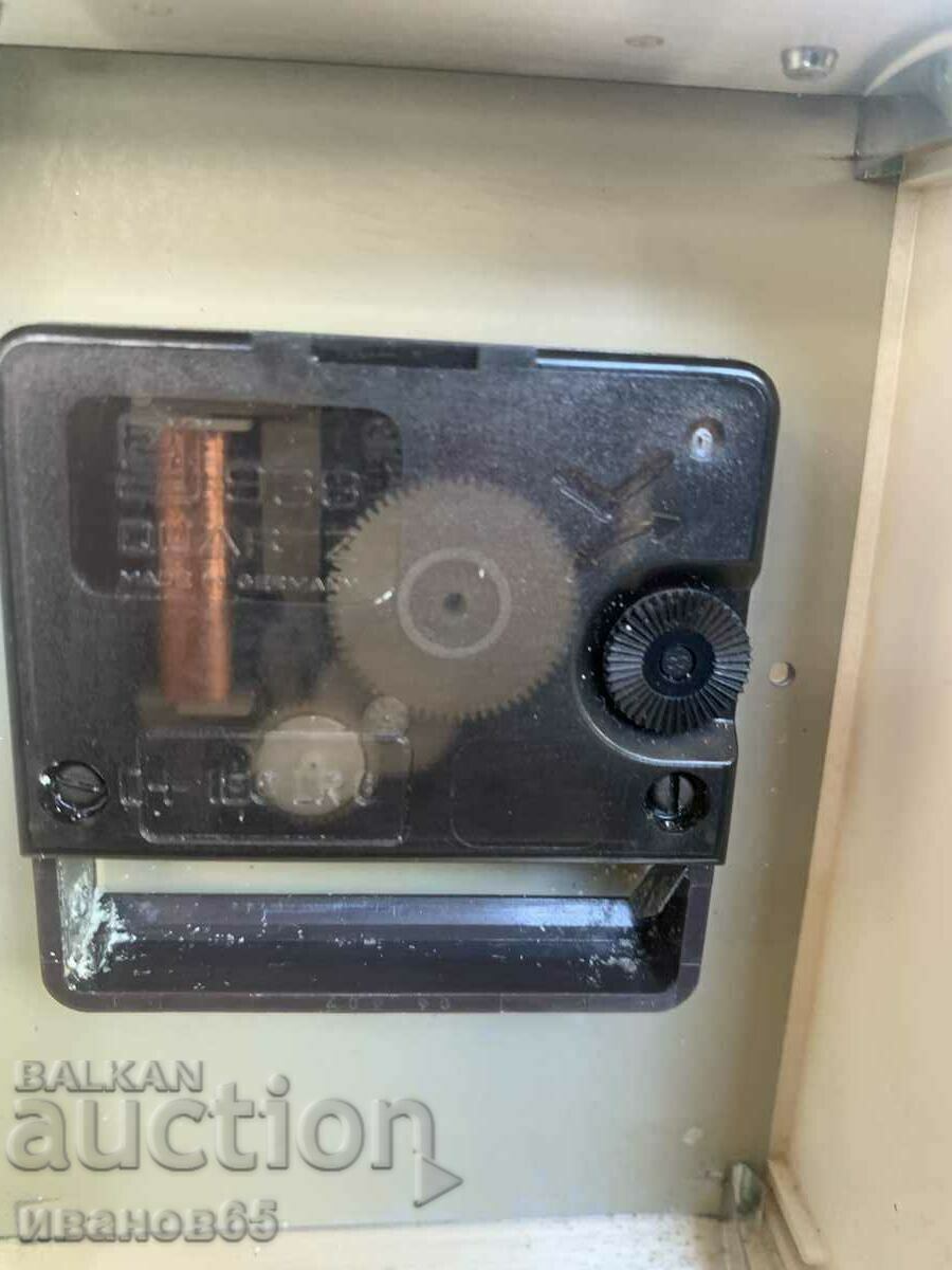 Παράδοση επιτραπέζιο ρολόι Παράδοση επιτραπέζιο ρολόι