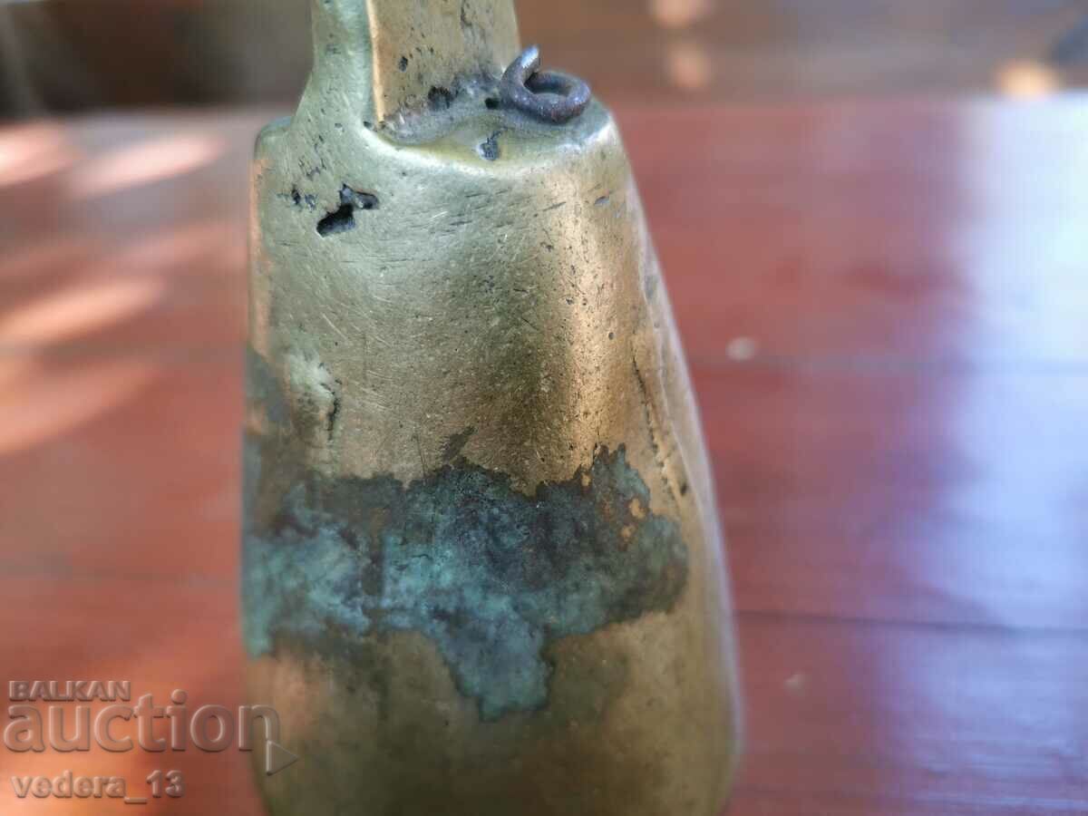 Παράδοση ΕΝΑ ΠΑΛΙΟ ΜΠΡΟΝΖΕ ΜΠΑΝΙ Παράδοση ΕΝΑ ΠΑΛΙΟ ΜΠΡΟΝΖΕ ΜΠΑΝΙ