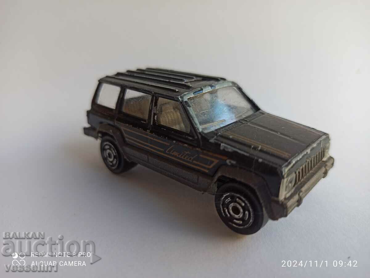 Vechi carucior metalic model Cherokee 4x4. 1/60 majorette Vechi carucior metalic model Cherokee 4x4. 1/60 majorette