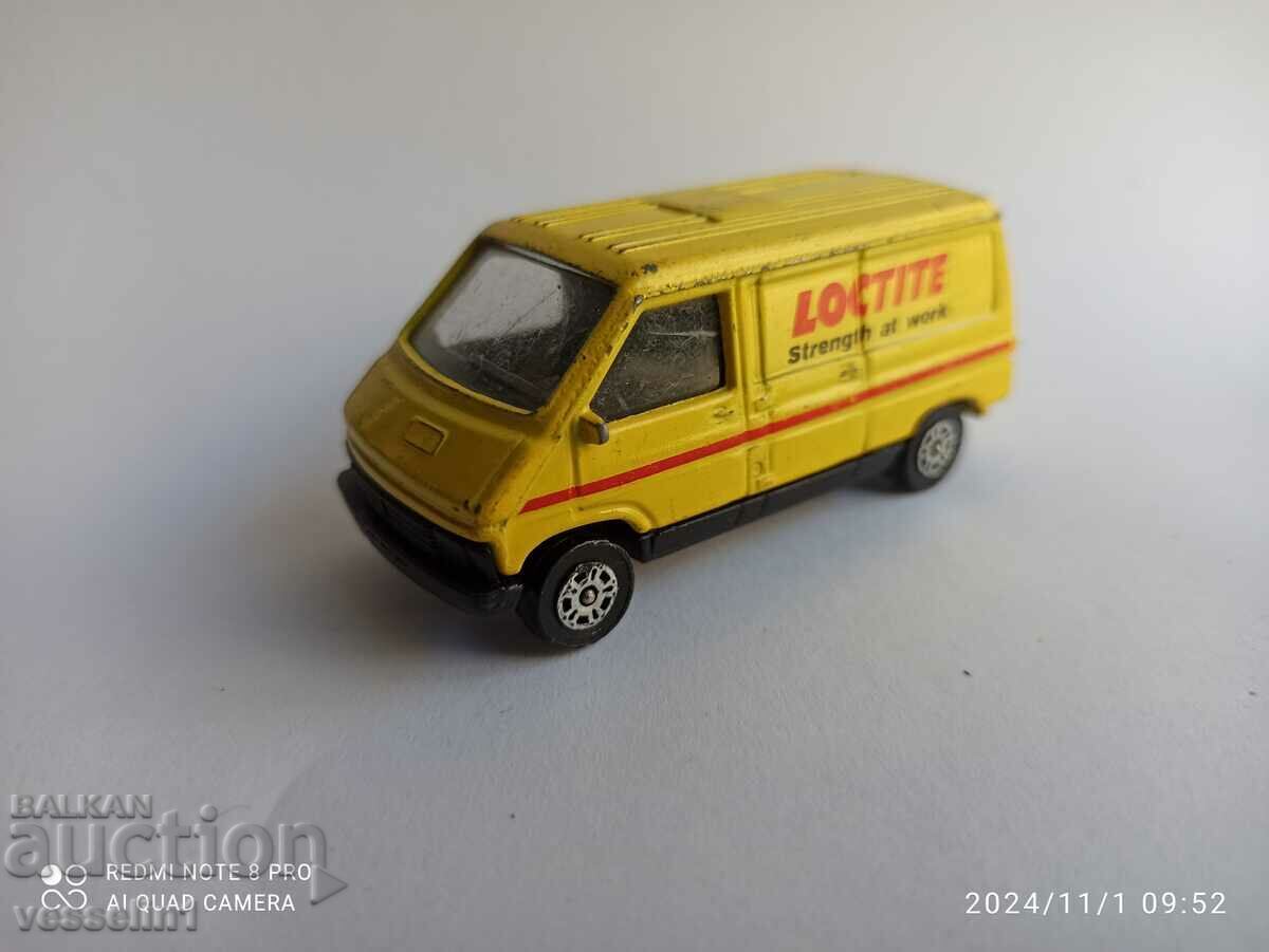 Стара играчка бус рено corgi количка Renault van