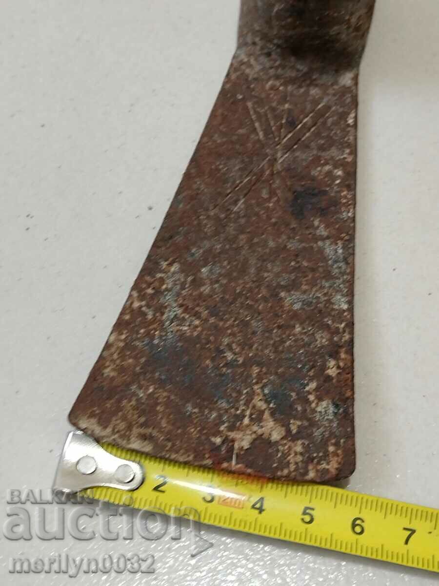 Delivery of Cleaver, hoe, agricultural tool, wrought iron Delivery of Cleaver, hoe, agricultural tool, wrought iron