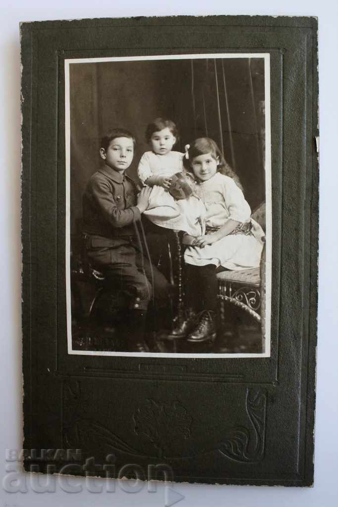 . OLD FAMILY CHILDHOOD PHOTO PORTRAIT CHILDREN PHOTO CARDBOARD with price 9.00 BGN | € 4.60 . OLD FAMILY CHILDHOOD PHOTO PORTRAIT CHILDREN PHOTO CARDBOARD with price 9.00 BGN | € 4.60