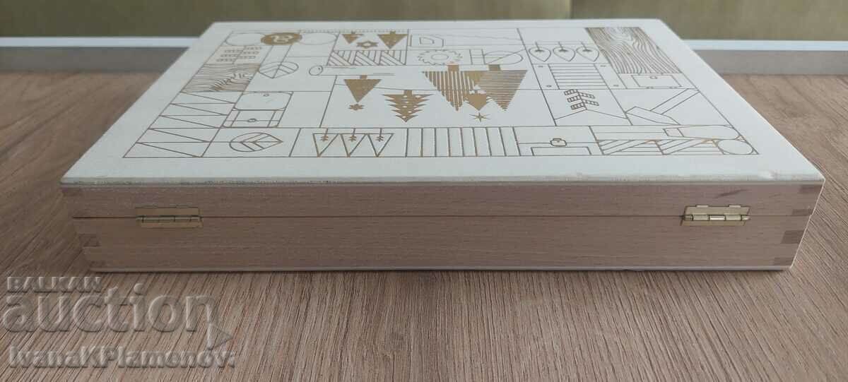 Wooden box - 6 Wooden box - 6