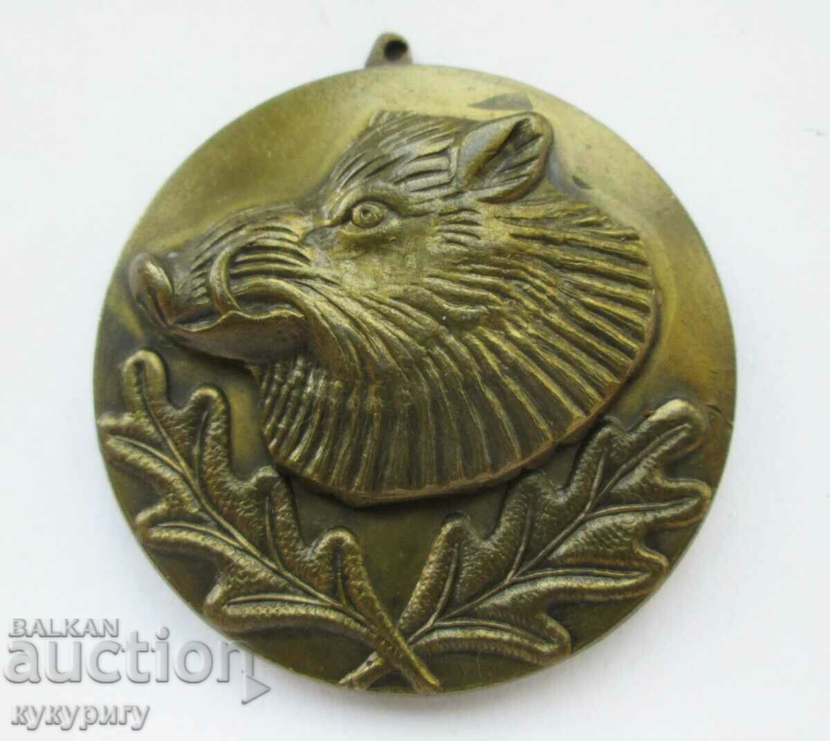 Old dog medal hunting hunting dog hunting pigs boar