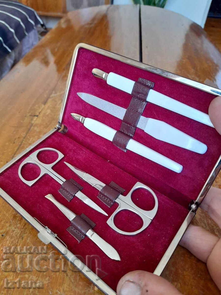 Livrarea Trusă de unghii pentru femei Old Corecom Livrarea Trusă de unghii pentru femei Old Corecom