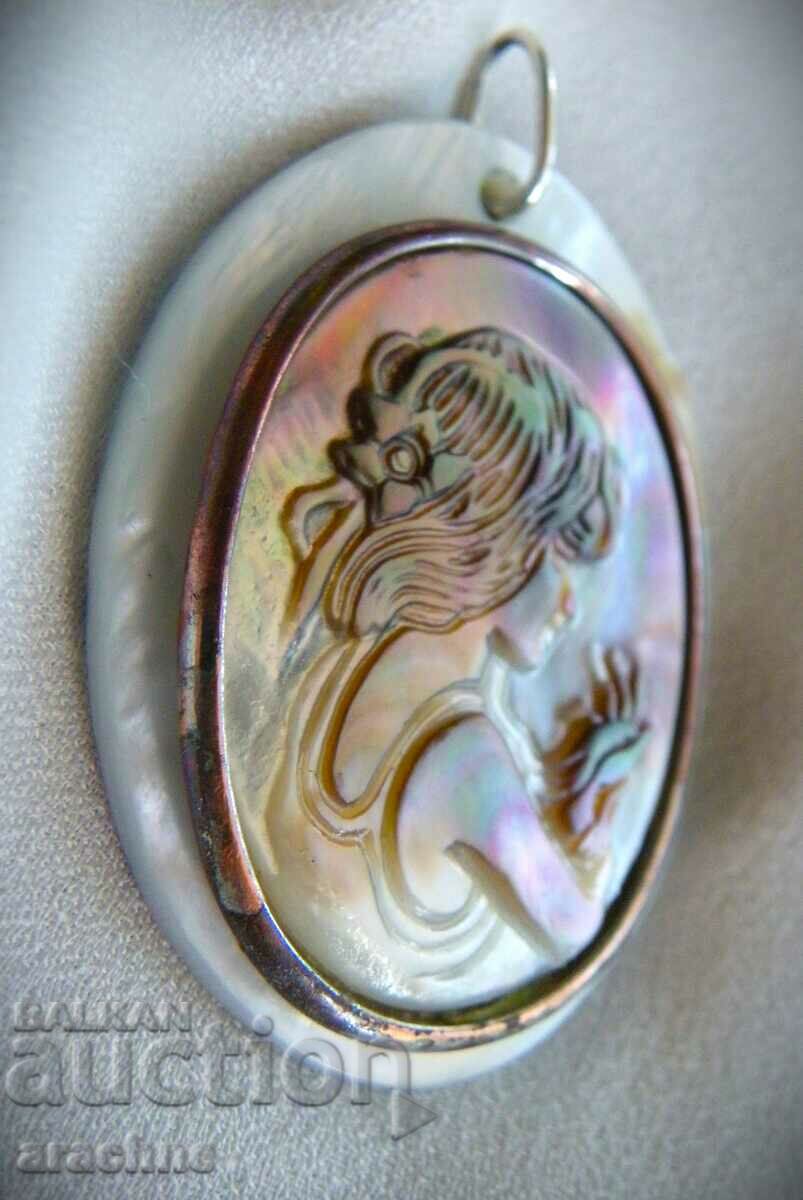 Ιαπωνικό μετάλλιο από μαργαριτάρι καμέο με τιμή 150.00 BGN | € 76.69