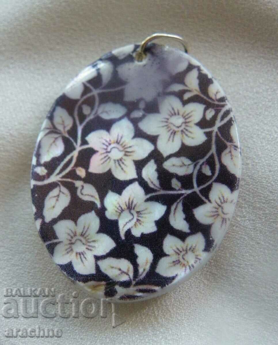 Παράδοση Ιαπωνικό μετάλλιο από μαργαριτάρι καμέο