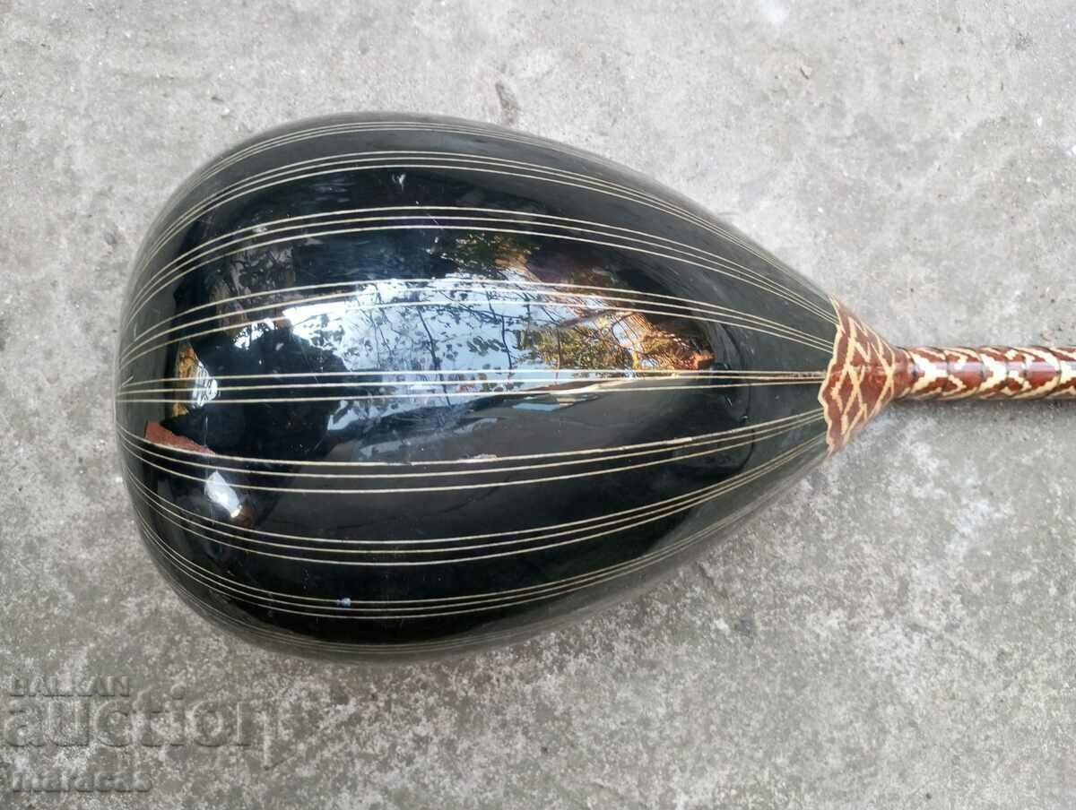 Delivery of A wooden musical instrument Delivery of A wooden musical instrument