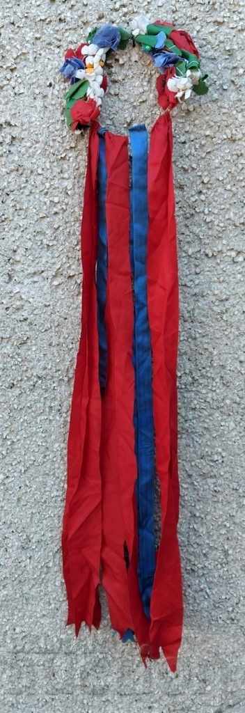 Delivery of , OLD WREATH WREATH HEAD ORNAMENT WEARING WREATH Delivery of , OLD WREATH WREATH HEAD ORNAMENT WEARING WREATH