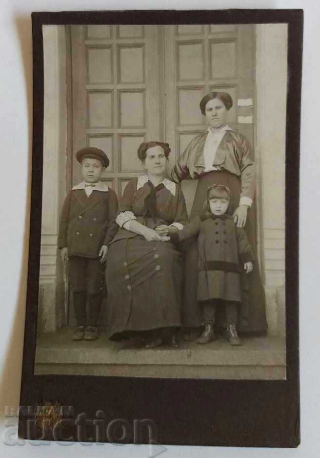 , OLD FAMILY PHOTO PHOTO CARDBOARD , OLD FAMILY PHOTO PHOTO CARDBOARD