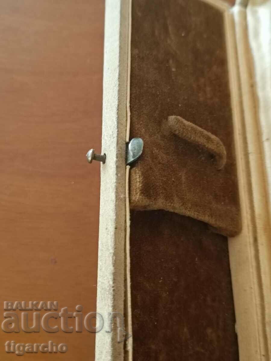 Auction  Old watch case