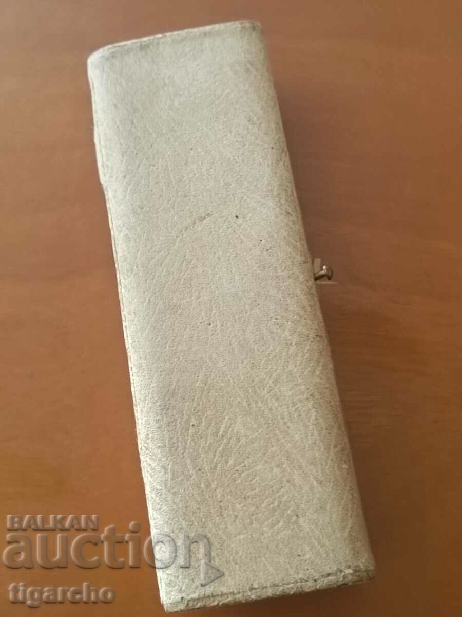 Delivery of Old watch case