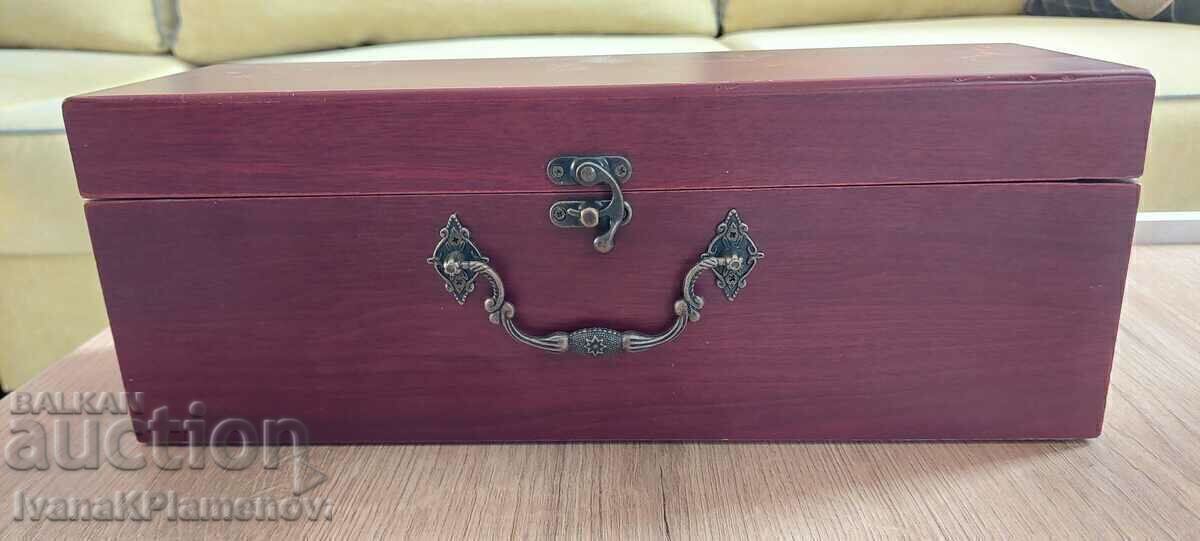 Wooden box with price € 14.00 | 27.38 BGN