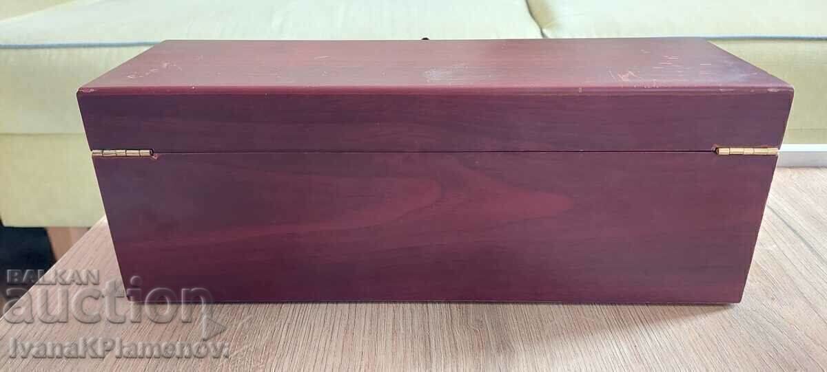 Delivery of Wooden box