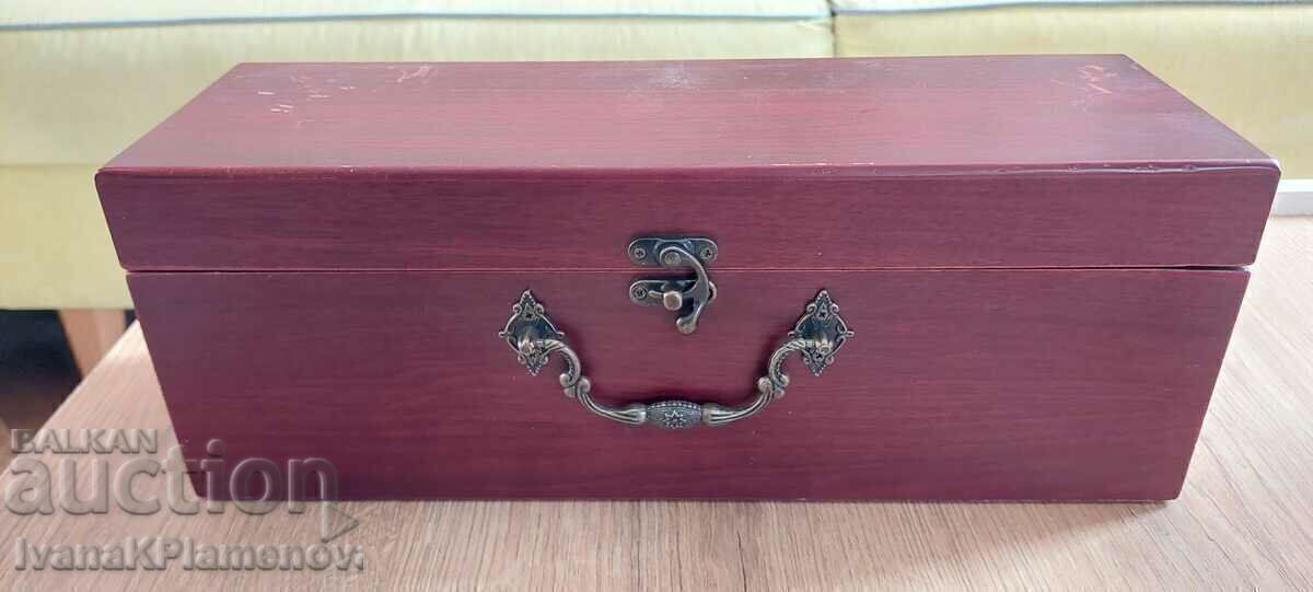 Wooden box