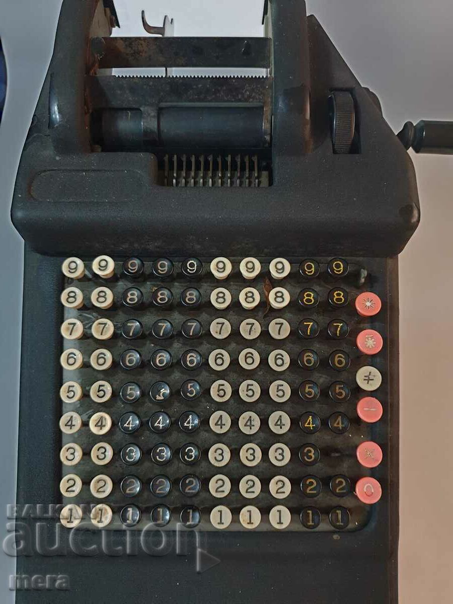 Παλαιά ιταλική ταμειακή μηχανή με τιμή 220.00 BGN | € 112.48