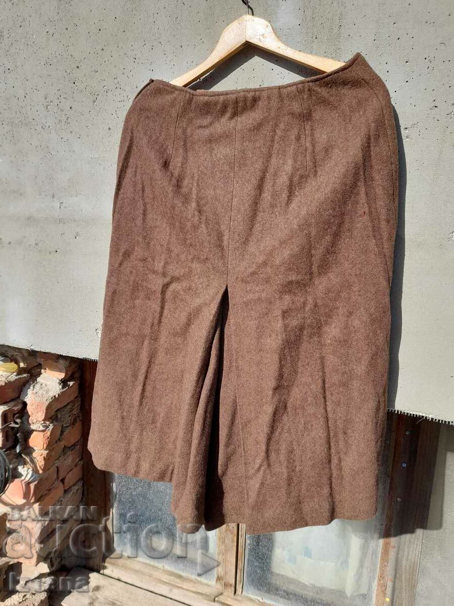 Delivery of Old women's military skirt, washing machine Delivery of Old women's military skirt, washing machine