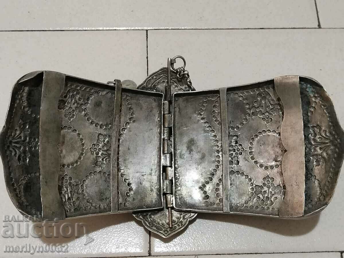 Argint renascentist ciocanat pafta pafta chopraz argint cu preț 1849.00 BGN | € 945.38 Argint renascentist ciocanat pafta pafta chopraz argint cu preț 1849.00 BGN | € 945.38